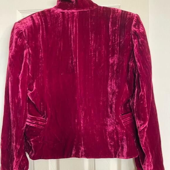 Jacket- cranberry crushed velvet size 12.. like new wear open or 3 clasps/close - Picture 5 of 5